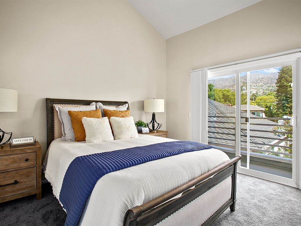 bedroom-home-staging-burbank-ca