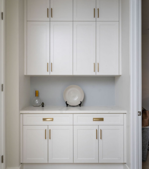 white-cabinets-gold-hardware-interior-design