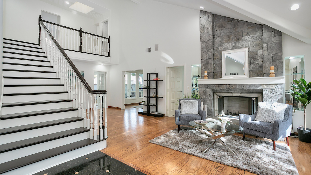 burbank-ca-fireplace-sitting-room-entryway