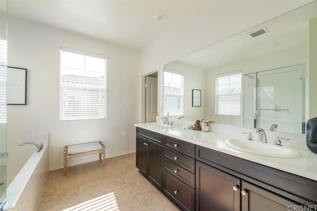 bathroom-design-santa-clarita-ca-dual-sinks-vanity