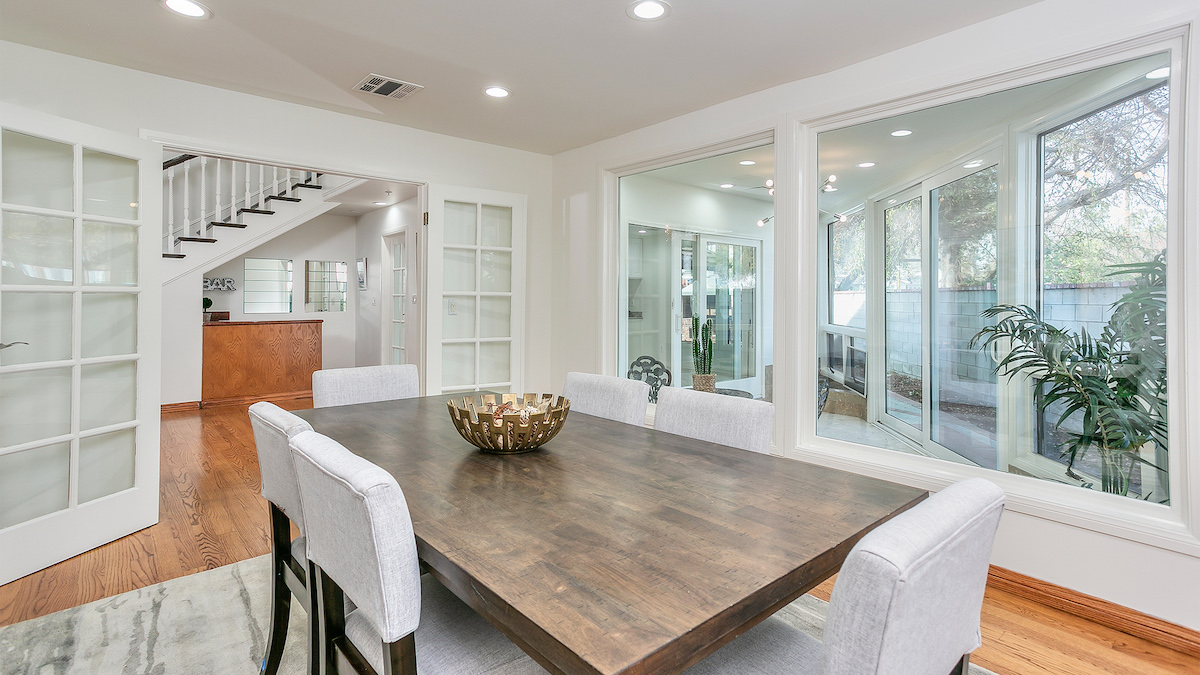dining-room-table-large-windows-interior-design