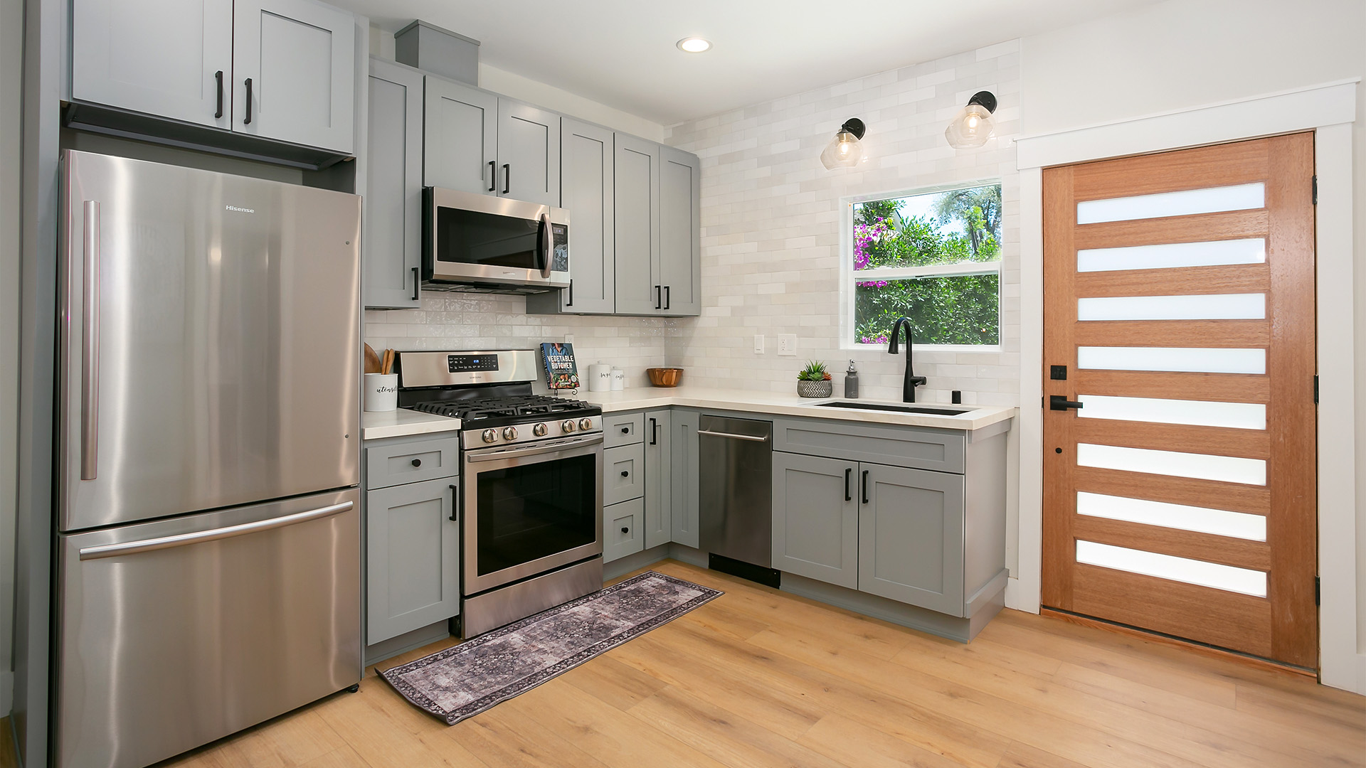 guest-house-kitchen-design-stainless-steel-appliances