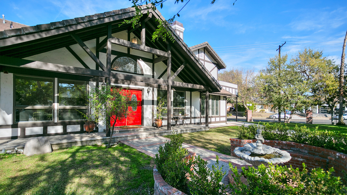 home-design-front-elevation-red-front-door-burbank-ca