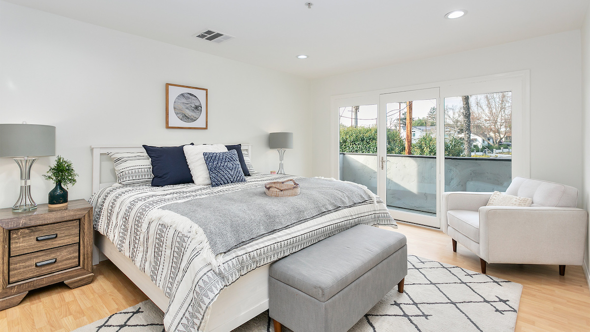 home-staging-bungalow-bluejay-burbank-ca