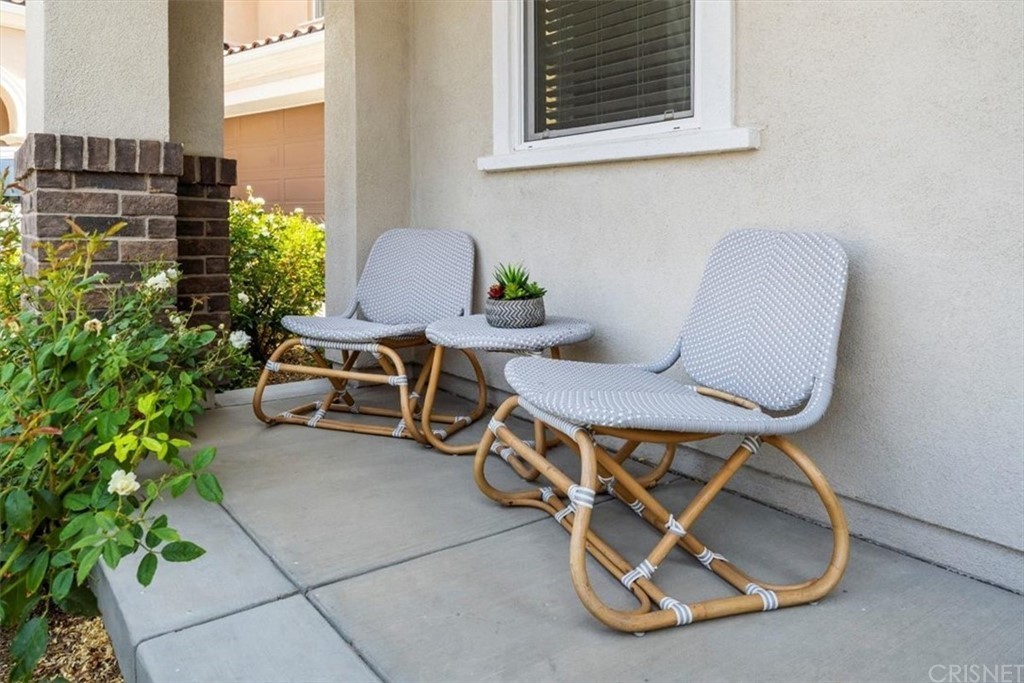 outdoor-furniture-exterior-design-bungalow-bluejay