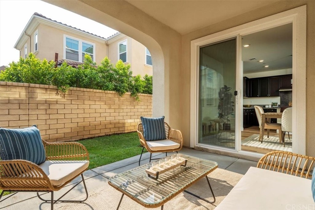 outdoor-patio-exterior-design-furniture