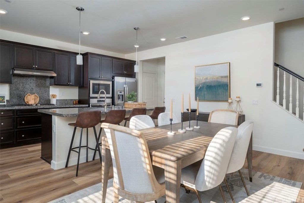 santa-clarita-ca-bungalow-bluejay-home-design